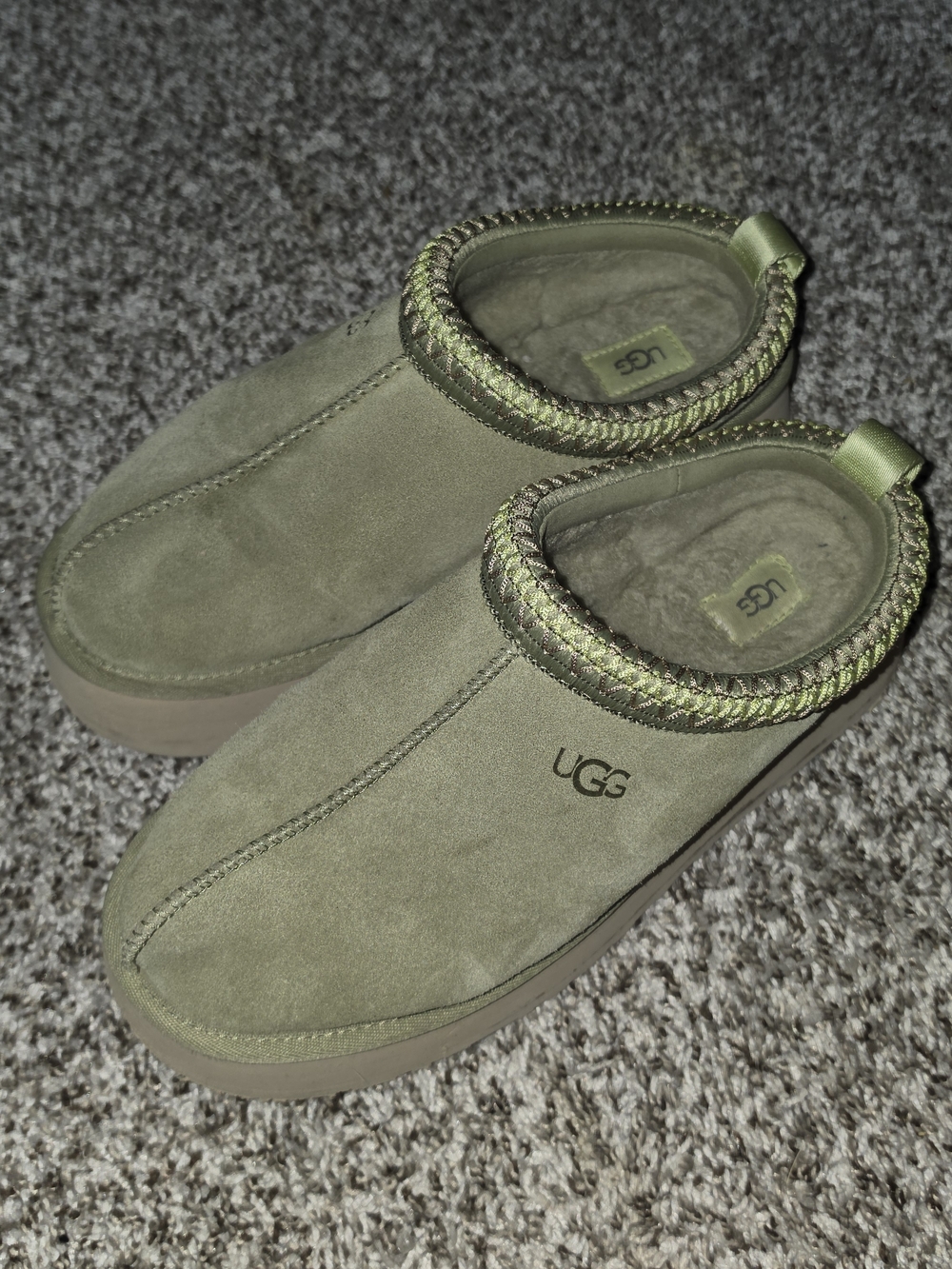 UGG Platform Tazz Slippers